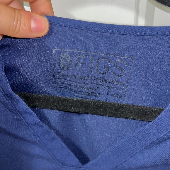 Figs casma top navy - Picture 3 of 3